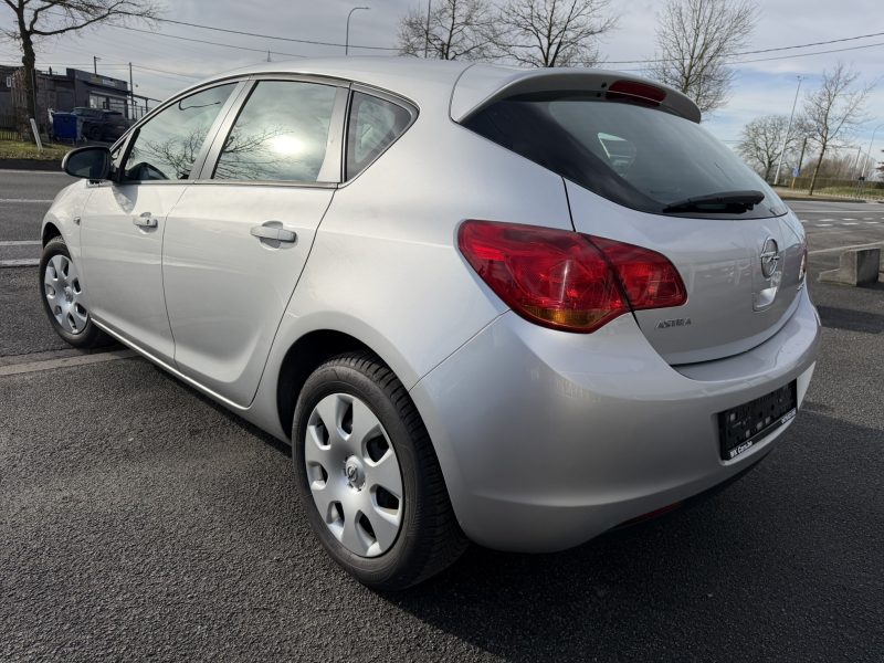 Opel Astra 1.4 benzine slechts 49.000km