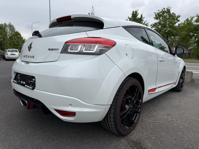 nog 2 stuks op stock van de Renault Megane 3 RS